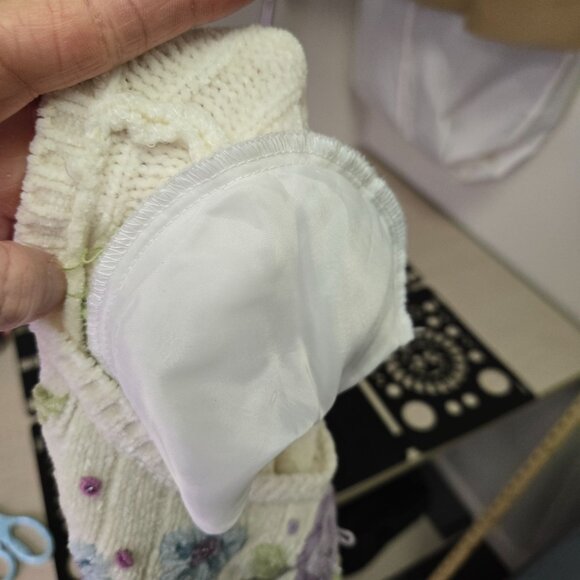 Alfred Dunner Grandmacore Cottage Cozy XL Cream Cable Knit Floral Embroidered Sw - Picture 8 of 9